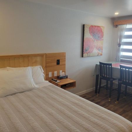 Quest Motel Whitewood Extérieur photo