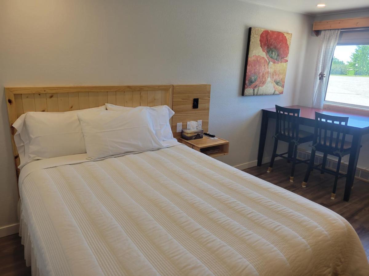 Quest Motel Whitewood Extérieur photo