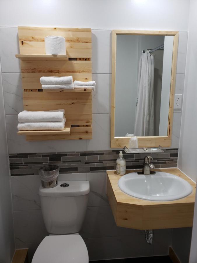 Quest Motel Whitewood Extérieur photo