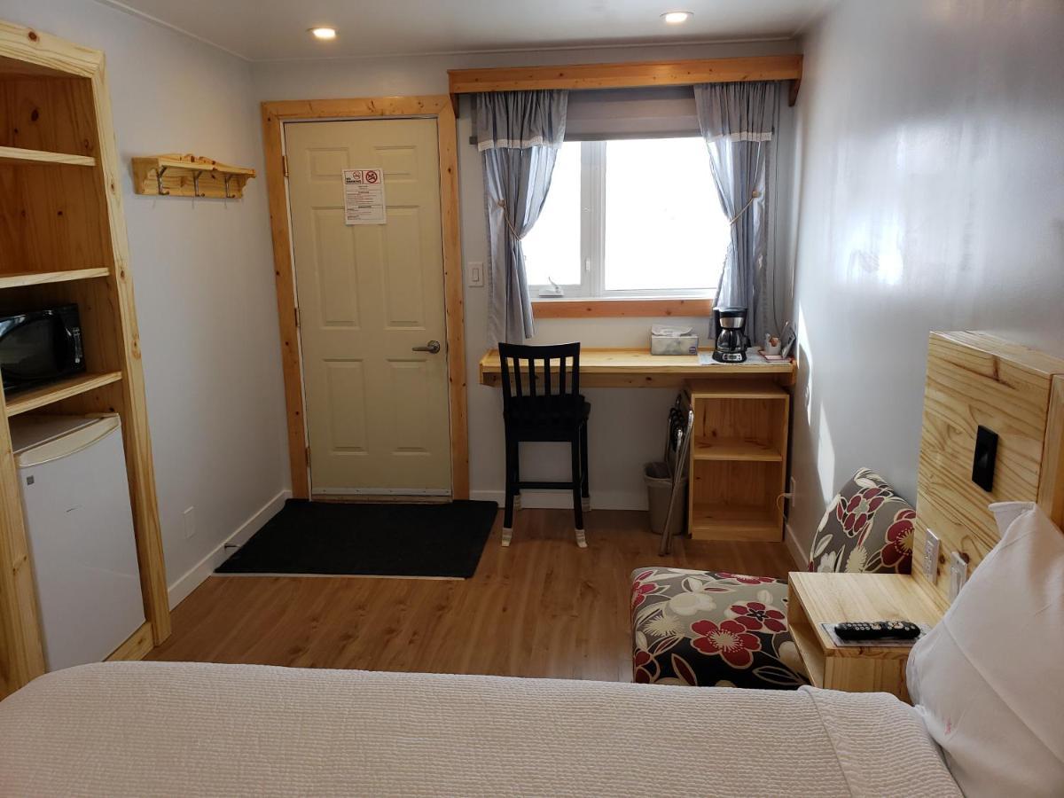 Quest Motel Whitewood Extérieur photo