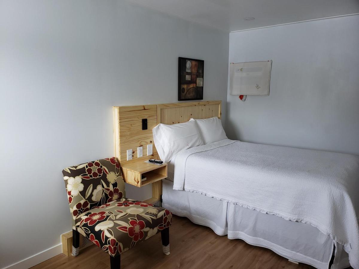 Quest Motel Whitewood Extérieur photo